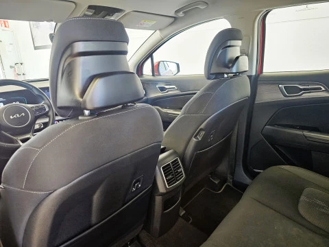 Kia Sportage 1.6 T-GDi 118kW (160CV) Drive 17