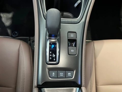 Lexus LBX 1.5 136cv HEV Elegant