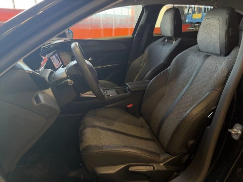 Peugeot 408 Puretech 130 Allure Pack EAT8 96 kW (130 CV)