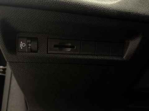 Peugeot 408 Puretech 130 Allure Pack EAT8 96 kW (130 CV)