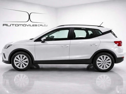 Vista perfil izquierdo del  Seat Arona 1.0 TSI (115CV) Style XL.