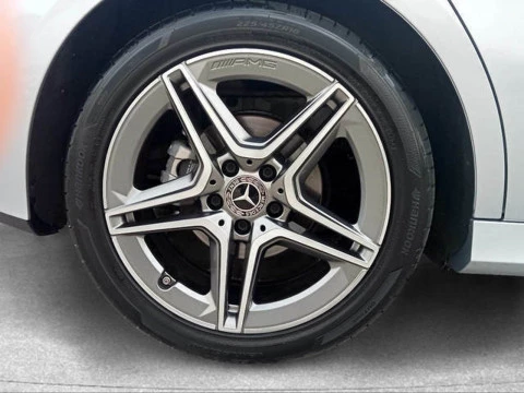 Mercedes-Benz Clase A 180 100 kW (136 CV)