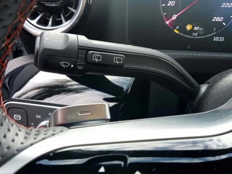 Mercedes-Benz Clase A 180 100 kW (136 CV)