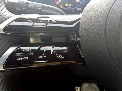 Mercedes-Benz Clase A 180 100 kW (136 CV)