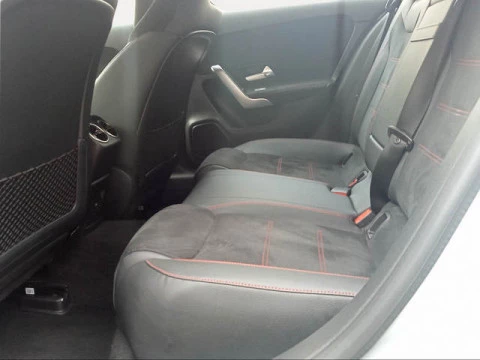 Mercedes-Benz Clase A 180 100 kW (136 CV)