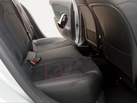 Mercedes-Benz Clase A 180 100 kW (136 CV)