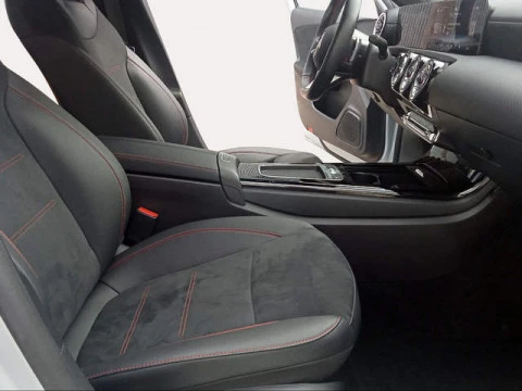 Mercedes-Benz Clase A 180 100 kW (136 CV)