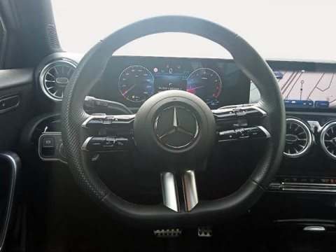 Mercedes-Benz Clase A 180 100 kW (136 CV)