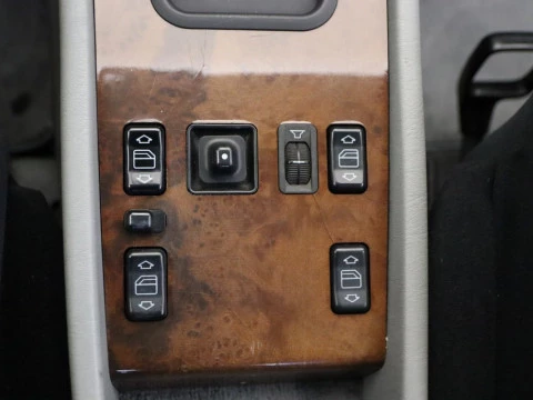 Mercedes-Benz E-CLASS 300 CE 24V 2P