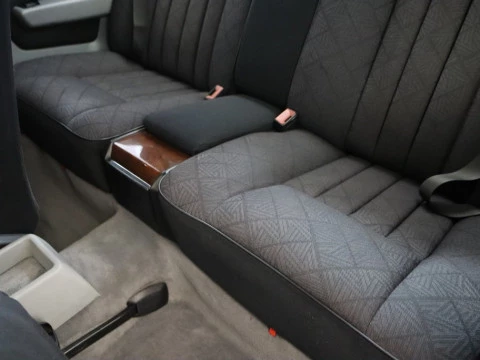 Mercedes-Benz E-CLASS 300 CE 24V 2P