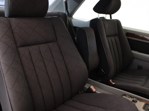 Mercedes-Benz E-CLASS 300 CE 24V 2P