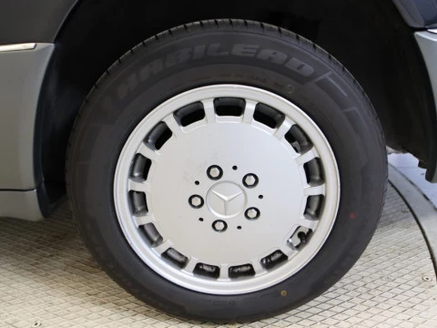 Mercedes-Benz E-CLASS 300 CE 24V 2P