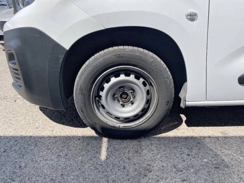 Peugeot Partner Pro Standard 600kg BlueHDi 73kW