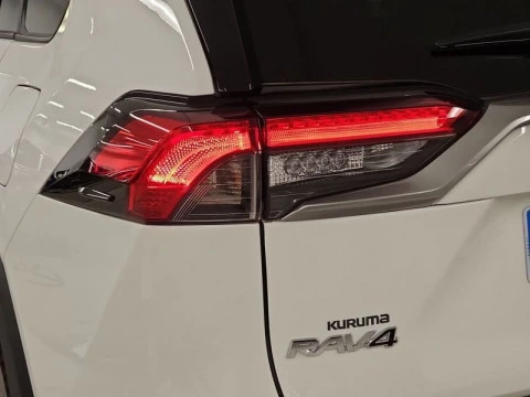 Toyota Rav4 2.5l 220H Advance