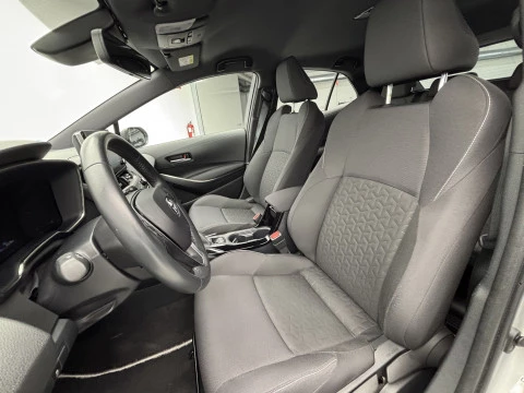 Toyota Corolla 1.8 125H ACTIVE TECH E-CVT