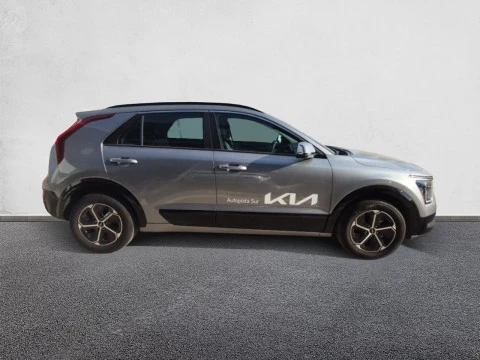 Kia Niro 1.6 GDi HEV 95kW (129CV) Drive