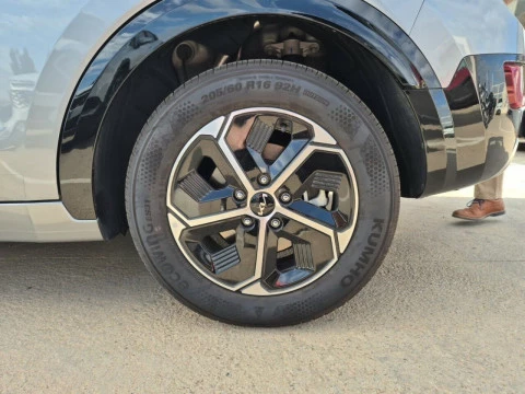 Kia Niro 1.6 GDi HEV 95kW (129CV) Drive