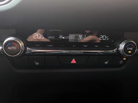 Mazda CX-30 2.5 E-SKYACTIV-G HOMURA 5P