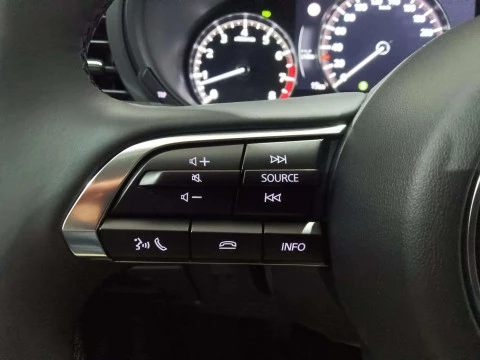 Mazda3 2.5 E-SKYACTIV-G EXCLUSIVE-LINE 140 4P