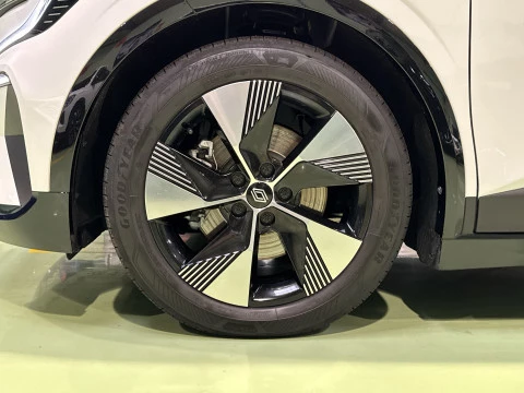 Renault Megane E-Tech Equilibre EV40 standard ch. 96 kW (130 CV)