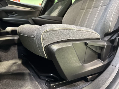 Renault Megane E-Tech Equilibre EV40 standard ch. 96 kW (130 CV)