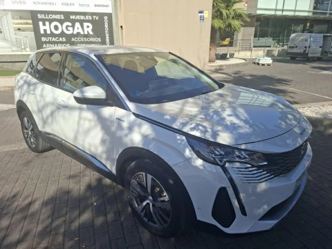 Peugeot 3008 Hybrid 225 e-EAT8 Allure