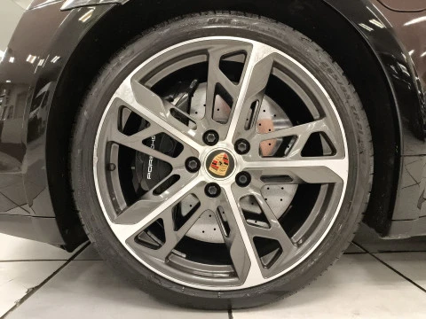 Porsche Taycan Turbo S 560 kW (761 CV)