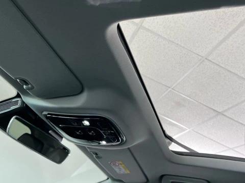 EBRO S700 1.6 TGDI Luxury 7 DCT