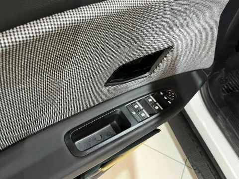 Renault 4 E-Tech Iconic 10kW (150CV) Autonomía Conf