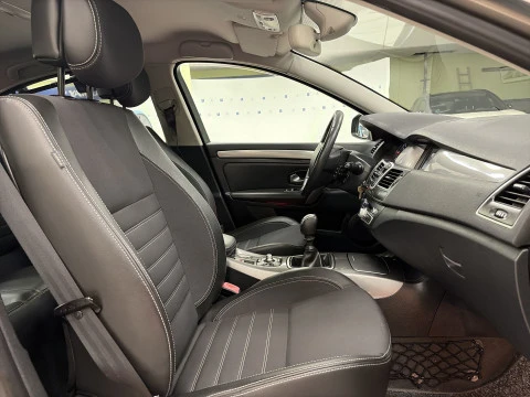 Renault Laguna Dynamique TomTom dCi ESM 81 kW (110 CV)