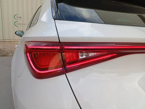 Seat Nuevo León SP 1.4 e-Hybrid DSG S&S Xcellence Go L