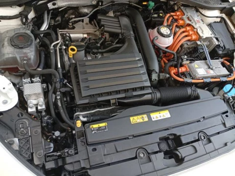 Seat Nuevo León SP 1.4 e-Hybrid DSG S&S Xcellence Go L