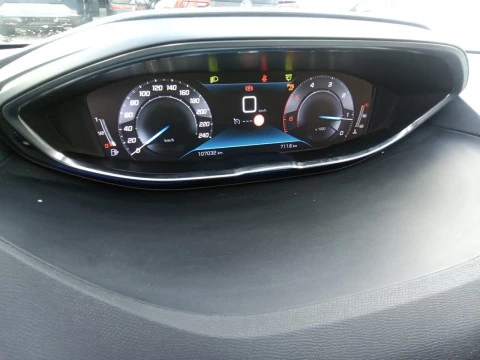 Peugeot 3008 1.5 BlueHDi 96kW (130CV) S&S Allure