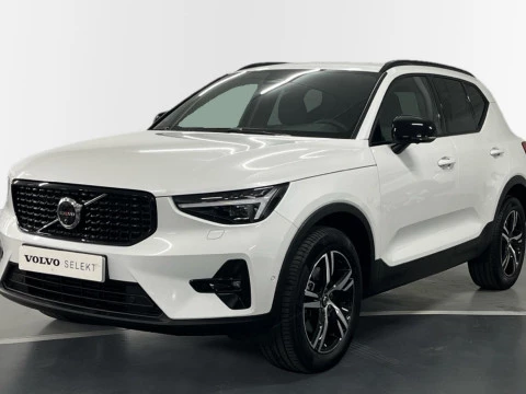 Volvo XC40 XC40 Plus, B3 Mild Hybrid, Gasolina, Dark