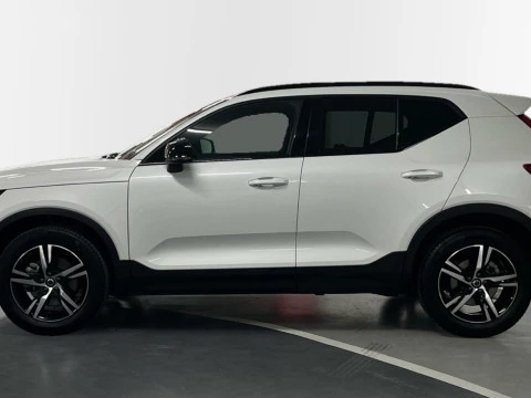 Volvo XC40 XC40 Plus, B3 Mild Hybrid, Gasolina, Dark