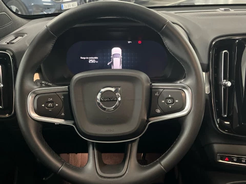 Volvo XC40 XC40 Plus, B3 Mild Hybrid, Gasolina, Dark