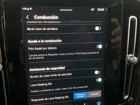 Volvo XC40 XC40 Plus, B3 Mild Hybrid, Gasolina, Dark