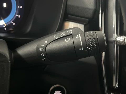 Volvo XC40 XC40 Plus, B3 Mild Hybrid, Gasolina, Dark