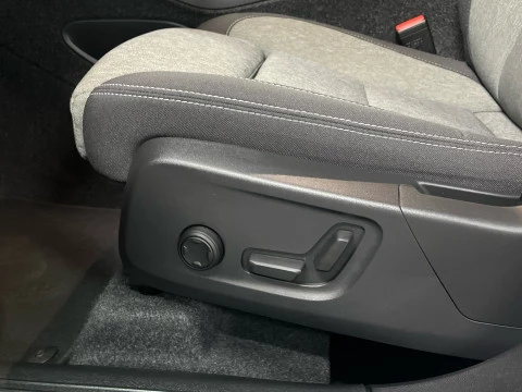 Volvo XC40 XC40 Plus, B3 Mild Hybrid, Gasolina, Dark