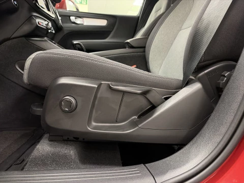 Volvo XC40 T2 Core Auto 95 kW (129 CV)