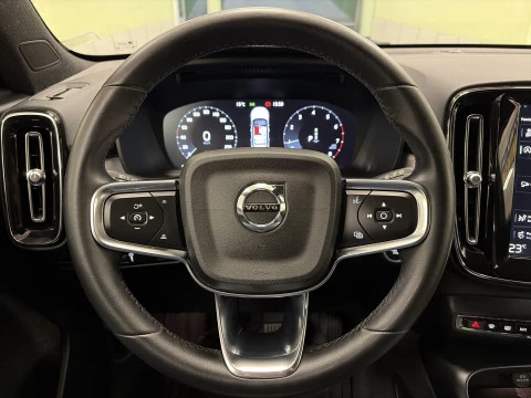 Volvo XC40 T2 Core Auto 95 kW (129 CV)