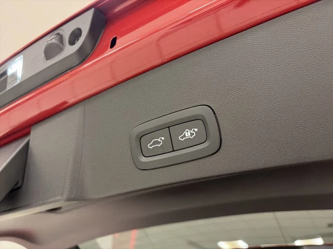 Volvo XC40 T2 Core Auto 95 kW (129 CV)