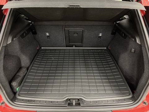 Volvo XC40 T2 Core Auto 95 kW (129 CV)