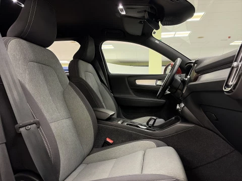 Volvo XC40 T2 Core Auto 95 kW (129 CV)