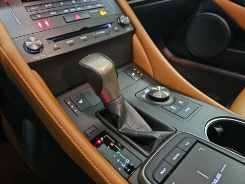 Lexus RC 2.5 300h Executive