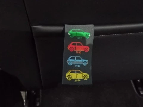 Renault R5 E-Tech  electrico  Iconic cinq autonomia confort 110 kW