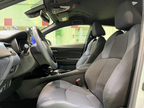 Toyota C-HR 180H Advance 135 kW (184 CV)