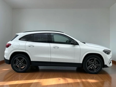 Mercedes-Benz GLA  250 e con tecnologia hibrida EQ