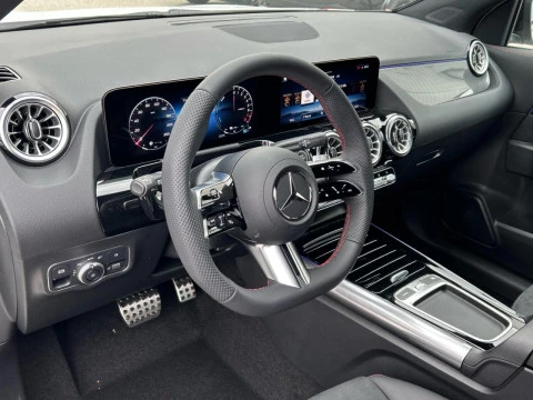 Mercedes-Benz GLA  250 e con tecnologia hibrida EQ