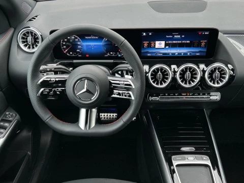 Mercedes-Benz GLA  250 e con tecnologia hibrida EQ